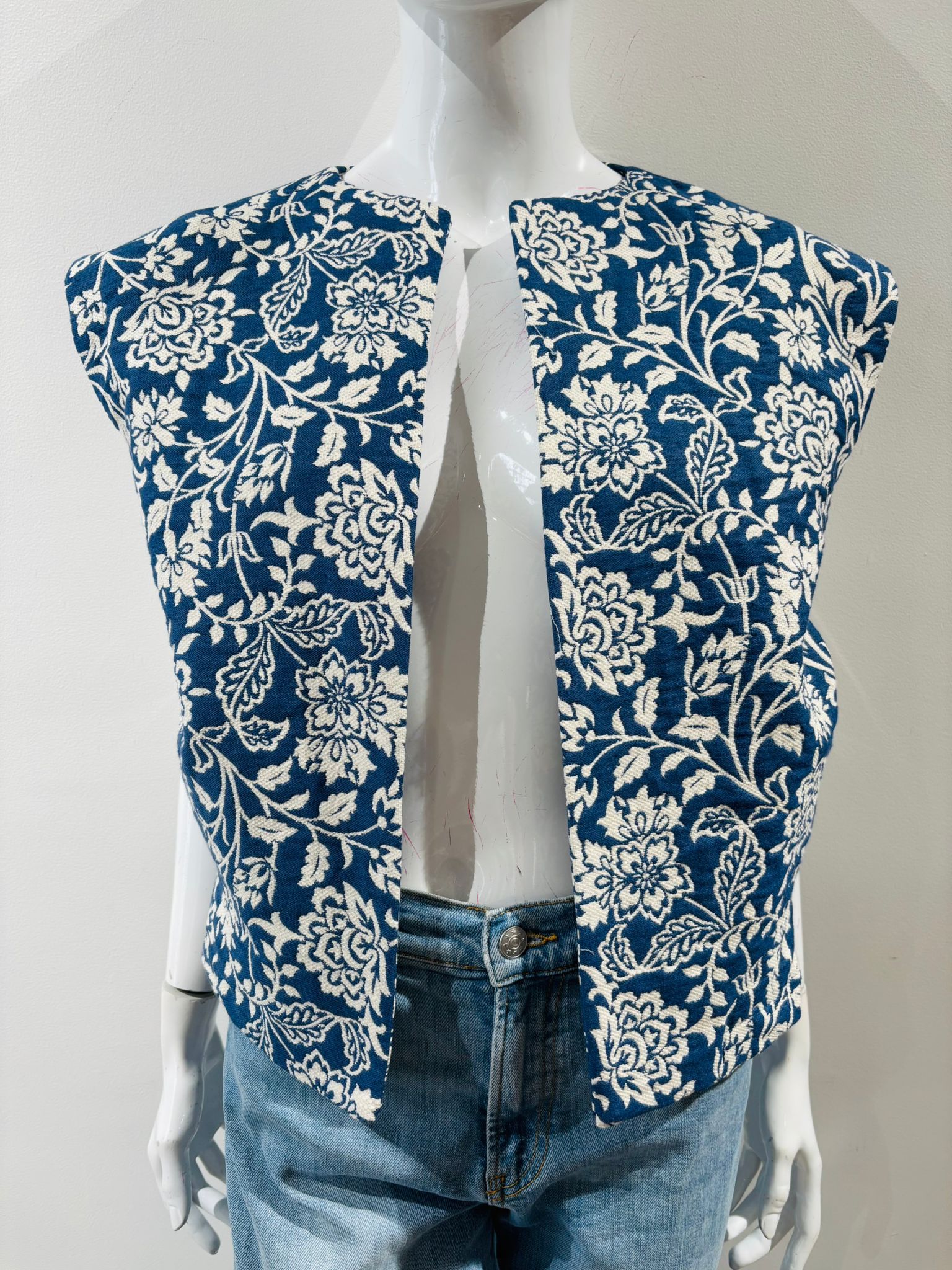 Gilet floreale in jacquard